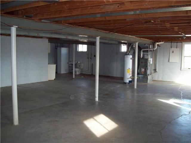 8201 WOOD Avenue — photo 10