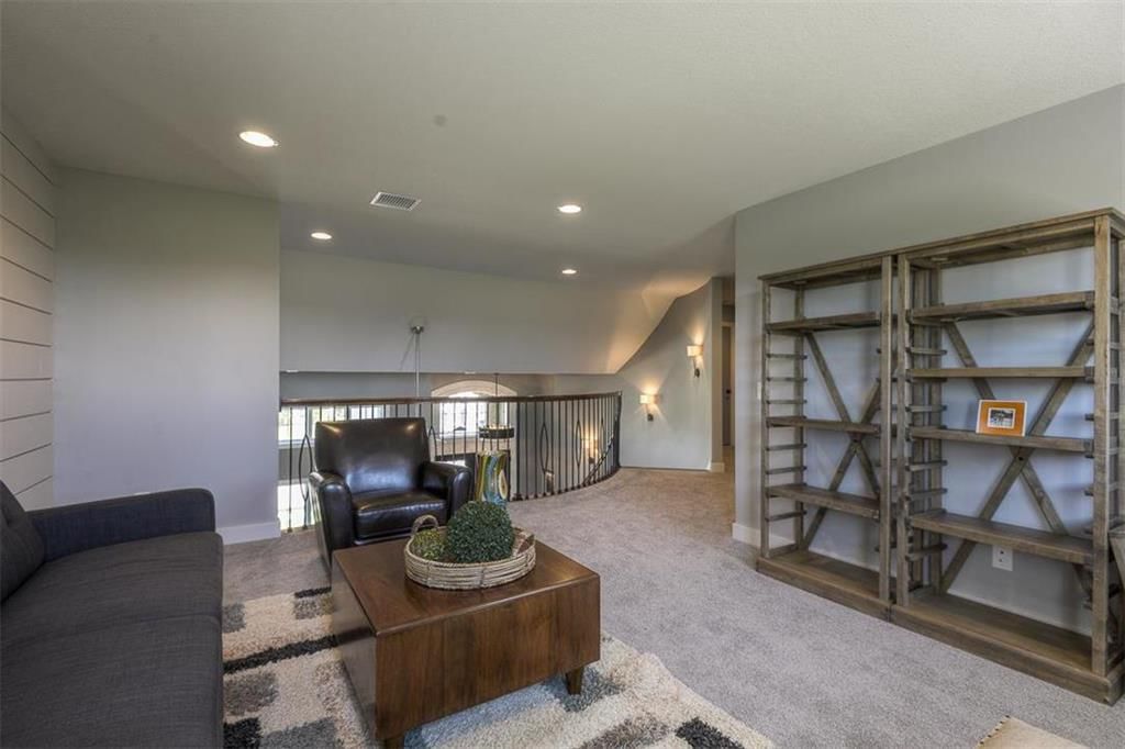 10405 N Brooklyn Avenue — photo 18