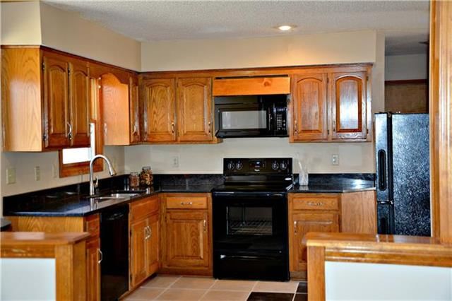 15326 ROBINSON Street — photo 7