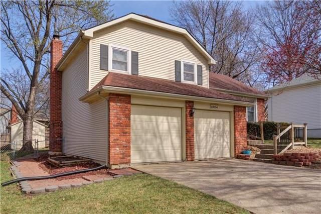 1904 E JAMESTOWN Drive — photo 2