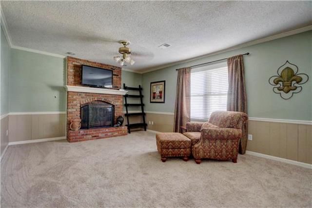 1904 E JAMESTOWN Drive — photo 11
