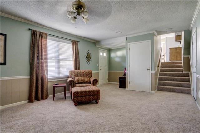1904 E JAMESTOWN Drive — photo 12