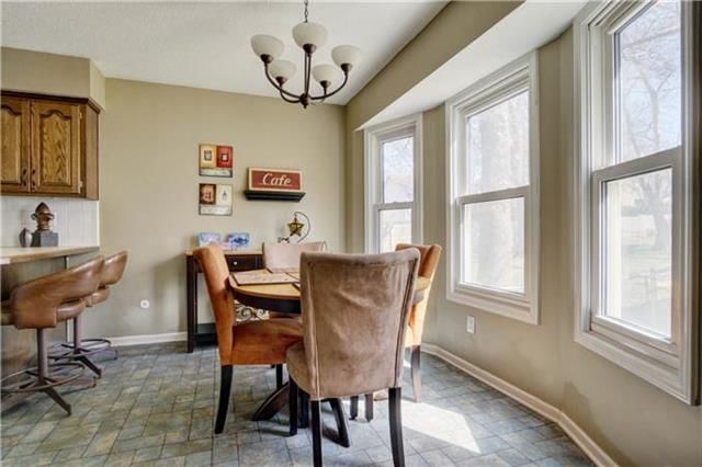 1904 E JAMESTOWN Drive — photo 10