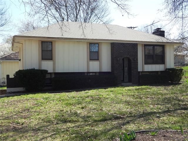 408 SW Sandstone Drive — photo 2