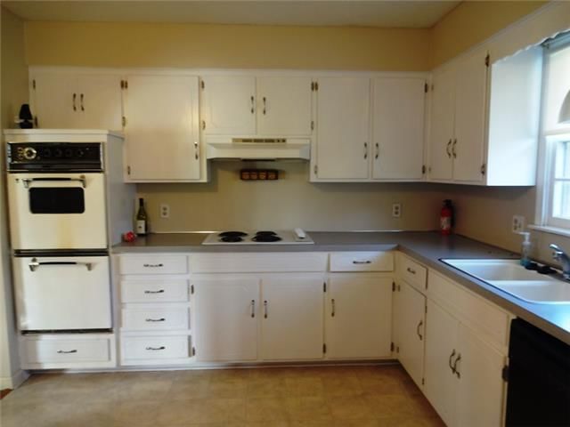 408 SW Sandstone Drive — photo 13