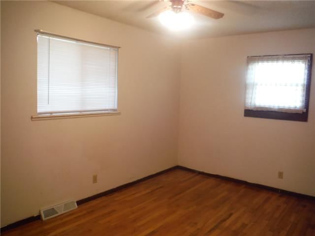 103 E Huffman Street — photo 5