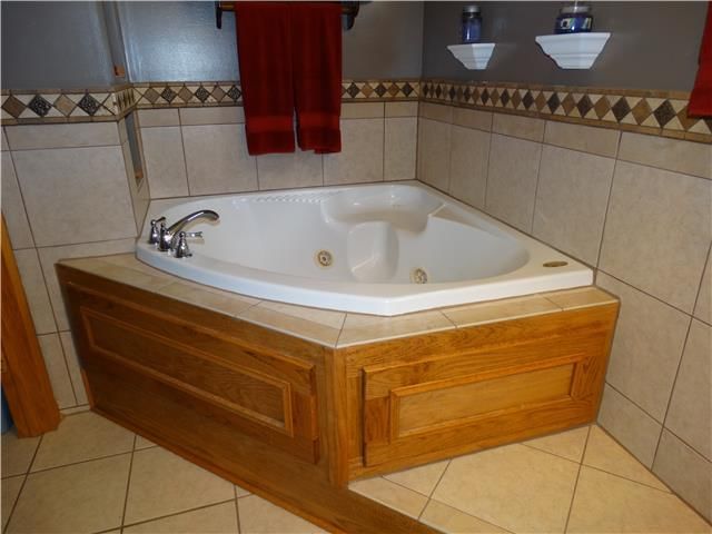 6815 NW Millcreek Drive — photo 10