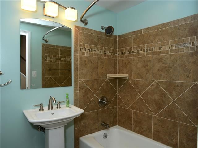 9736 LARSEN Street — photo 18