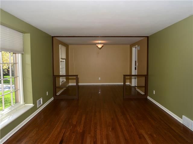 9736 LARSEN Street — photo 5