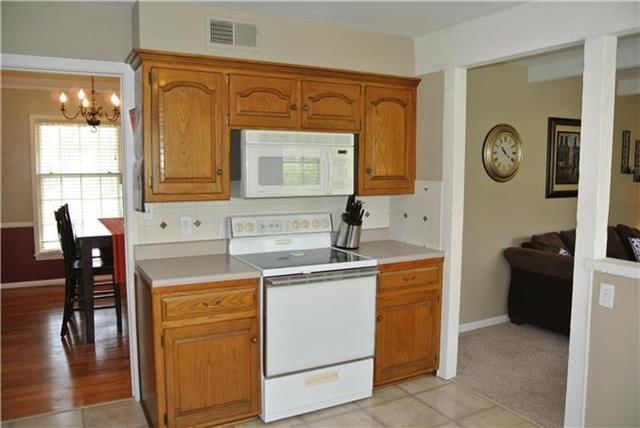 8221 W 96TH Terrace — photo 8