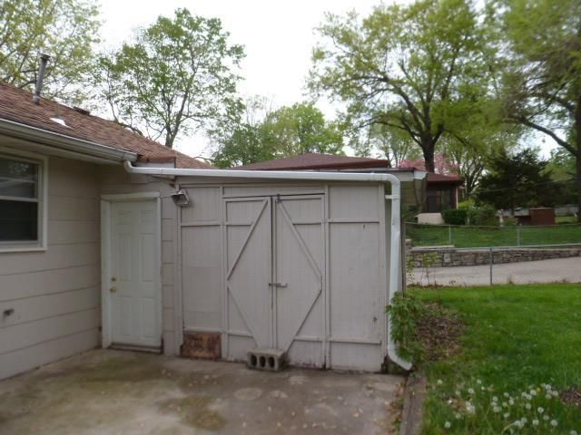 10515 CORRINGTON Avenue — photo 23