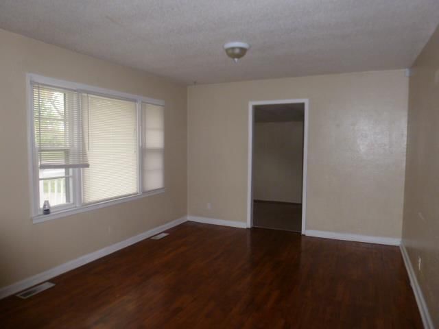 10515 CORRINGTON Avenue — photo 7