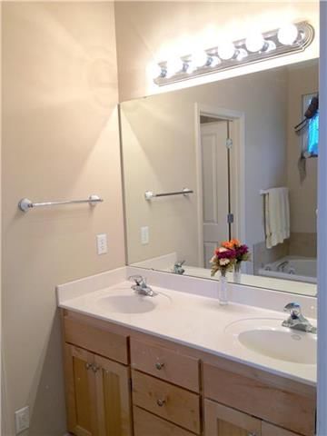 1002 NW BAYTREE Drive — photo 8