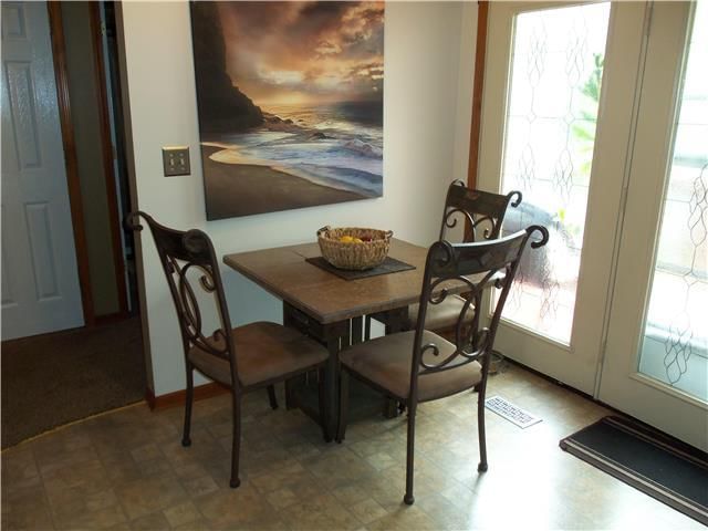 116 BASSWOOD Court — photo 8