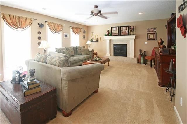 9014 N CAMDEN Avenue — photo 12