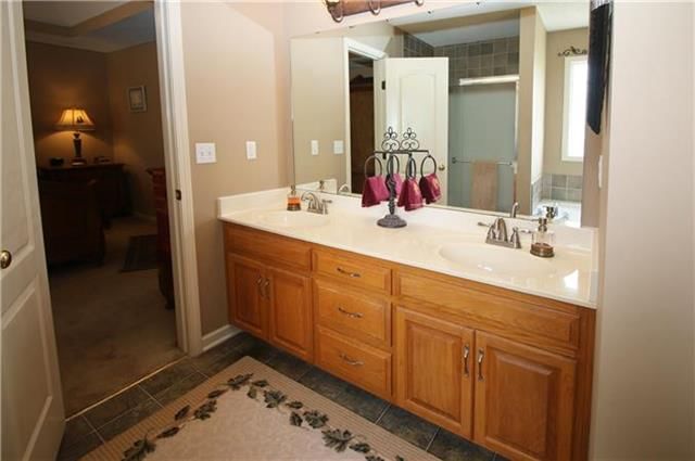 9014 N CAMDEN Avenue — photo 15