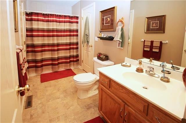 9014 N CAMDEN Avenue — photo 18