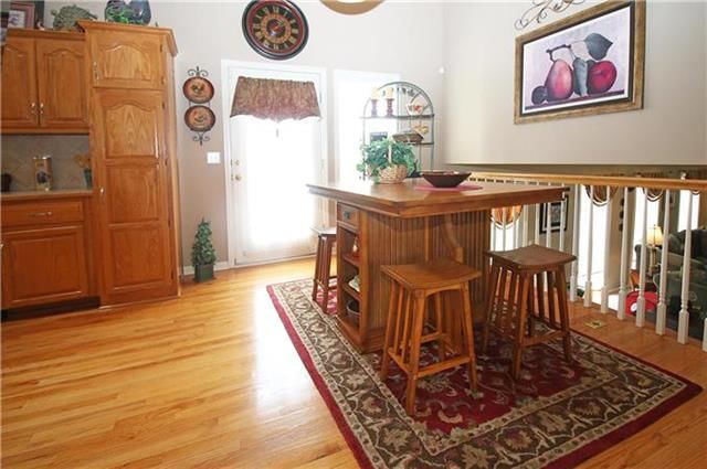 9014 N CAMDEN Avenue — photo 8