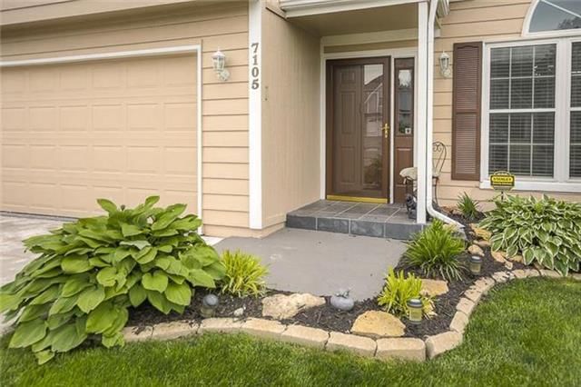 7105 E 134TH Terrace — photo 2