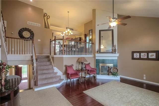 7105 E 134TH Terrace — photo 3
