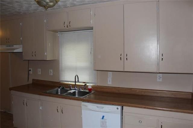 506 N GROVER Street — photo 4
