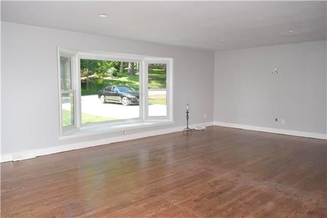 8609 Travis Street — photo 5