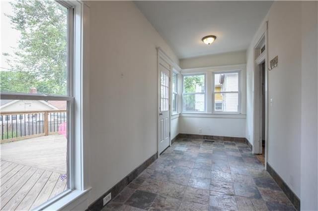 3144 SUMMIT Street — photo 15