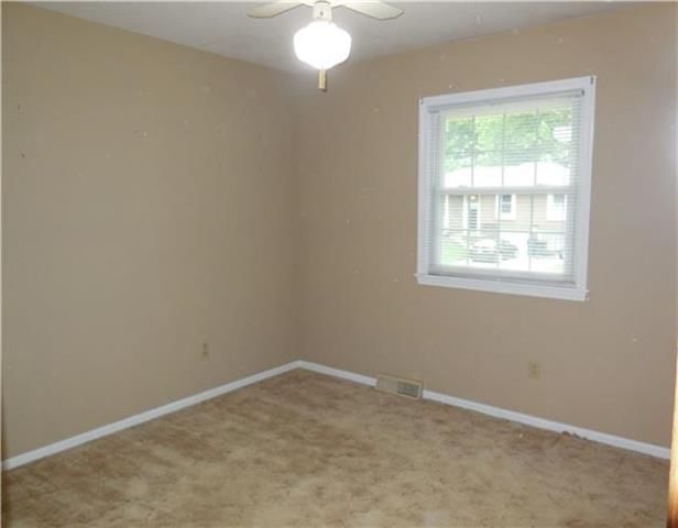 409 NE Johnston Drive — photo 12