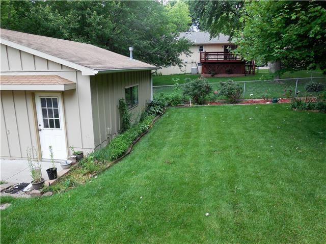409 NE Johnston Drive — photo 17