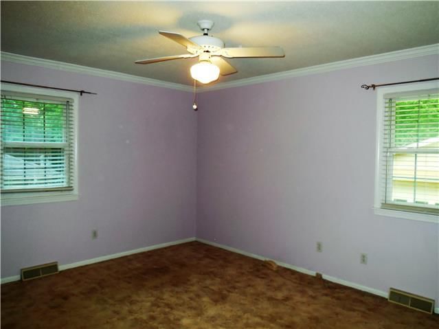 409 NE Johnston Drive — photo 9