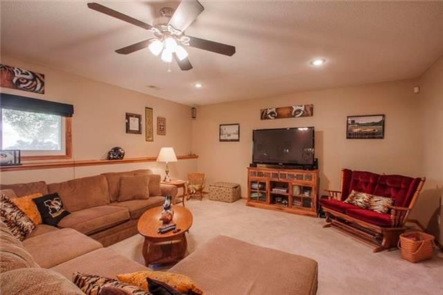 9914 N HAWTHORNE Avenue — photo 16
