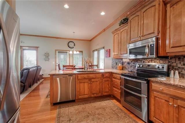 9914 N HAWTHORNE Avenue — photo 6
