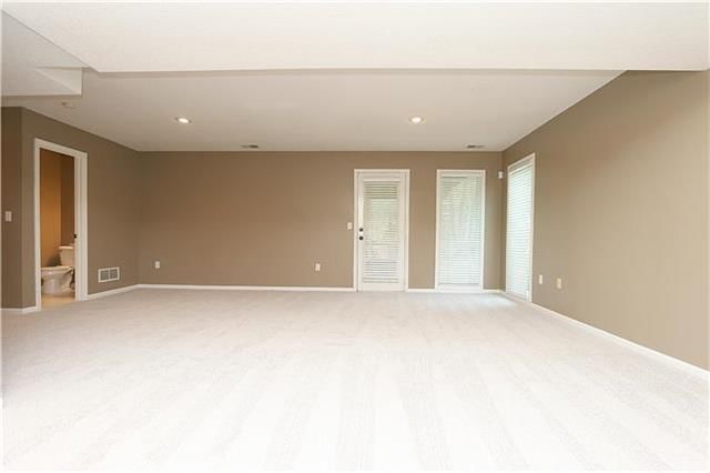 7337 N Oakland Avenue — photo 23