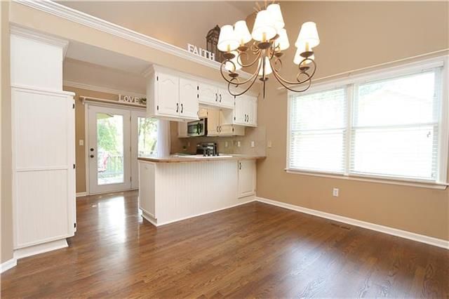 7337 N Oakland Avenue — photo 7