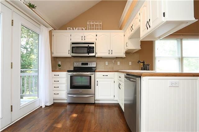 7337 N Oakland Avenue — photo 10