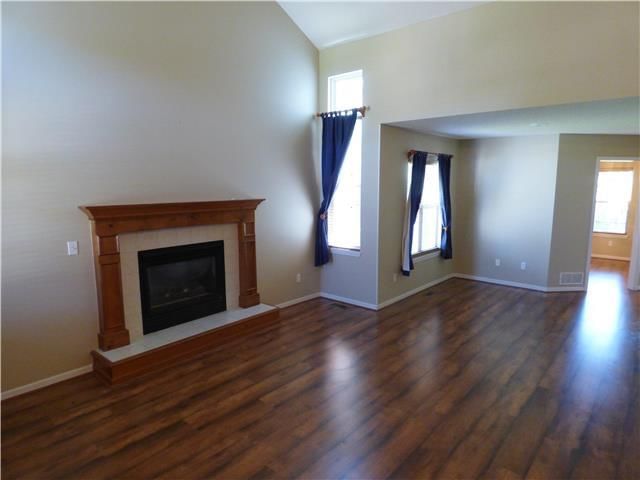 707 Holiday Drive — photo 2