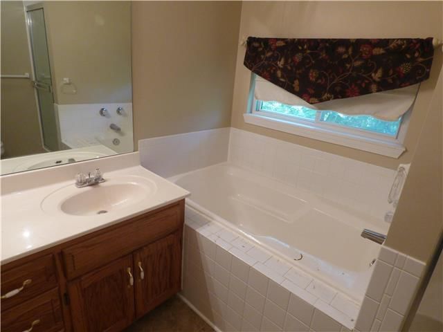 707 Holiday Drive — photo 11