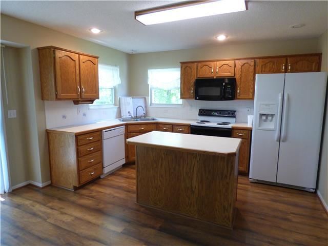 707 Holiday Drive — photo 4