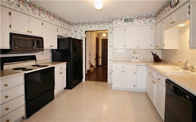 14609 Tomasha Drive — photo 10