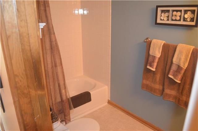 2524 N 109th Terrace — photo 14