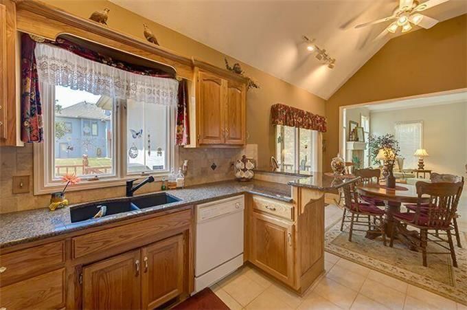 2317 NW FRANCES Street — photo 12