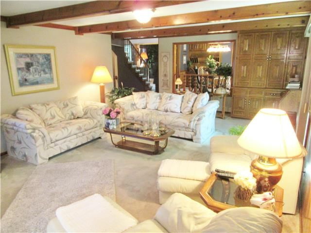8510 NW BEAMAN Avenue — photo 9