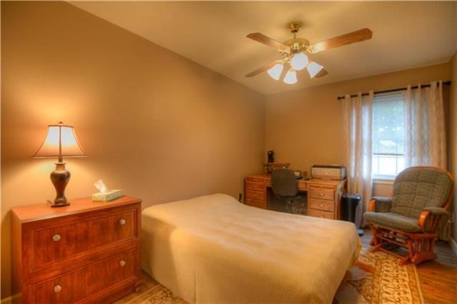 809 NE Colleen Drive — photo 18