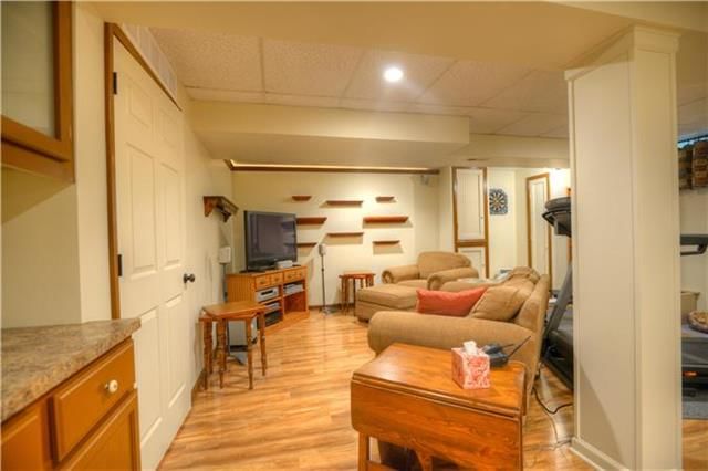 809 NE Colleen Drive — photo 21