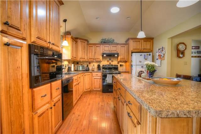809 NE Colleen Drive — photo 9