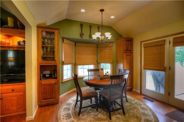 809 NE Colleen Drive — photo 10