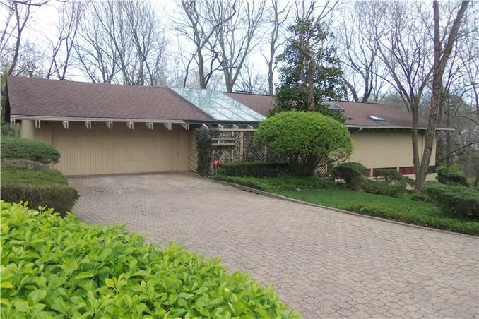 3840 W 56th Street, Fairway, KS