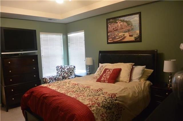 8125 N Lawn Avenue — photo 12