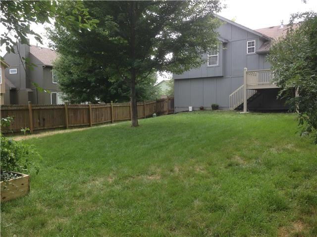 1004 N Crest Drive — photo 25