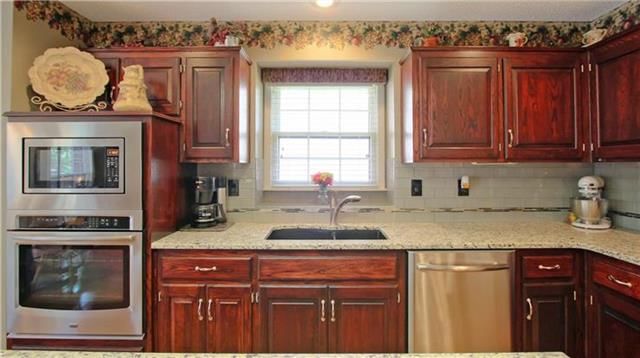 8512 Hallet Street — photo 10